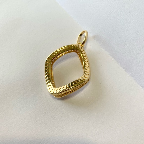 Gold plated Earrings and Pendant Set long lasting tarnish free Jewelry 24k - Picture 5 of 7